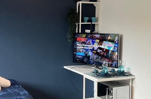 Stonnall Apartment | West Midlands Studio 16 With FREE Parking