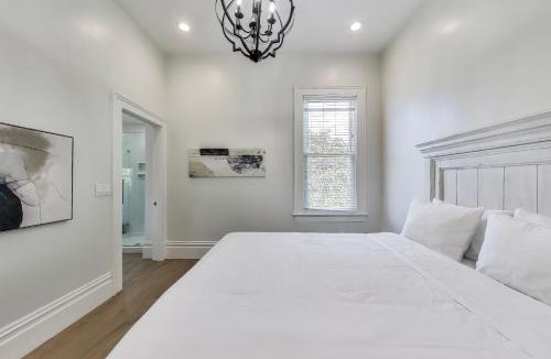Prescott House | West Oakland Charm 5br4ba AC WD
