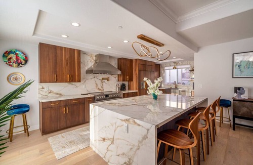 Hermosa Beach Villa | West of PCH King 3-bdrm w A/C!