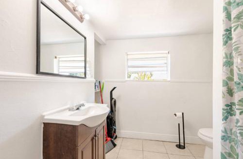 Westgate House | West Palm Beach Stay Rooms for Professionals near Downtown and beaches
