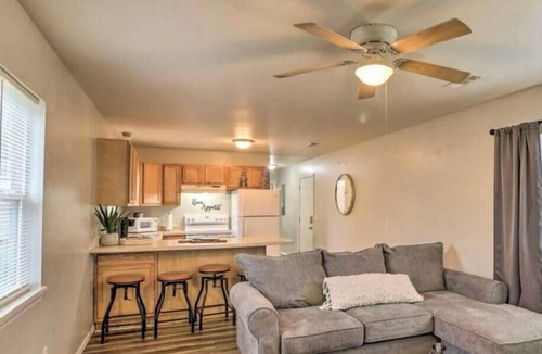 West Plains Apartment | West Plains 2BR Near Downtown Pet Friendly Stay