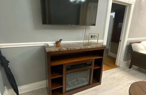 West Plaza Apartment | West Plaza Cozy Comfort Unit A