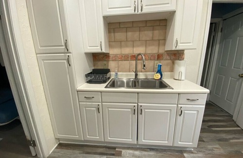 West Plaza Apartment | West Plaza Cozy Comfort Unit A