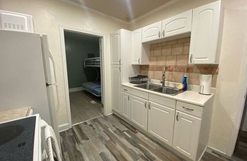 West Plaza Apartment | West Plaza Cozy Comfort Unit A