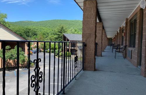 Highland Falls Hotel | West Point Motel