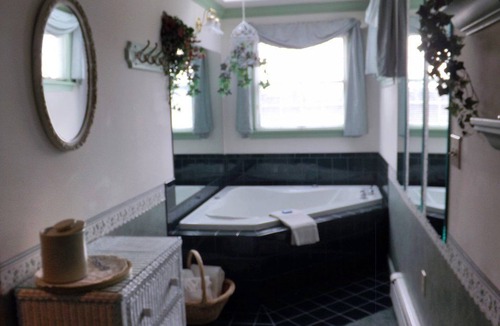 Elizabethtown Bed & Breakfast | West Ridge Bed and Breakfast