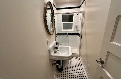 Downtown Hotel | West River House