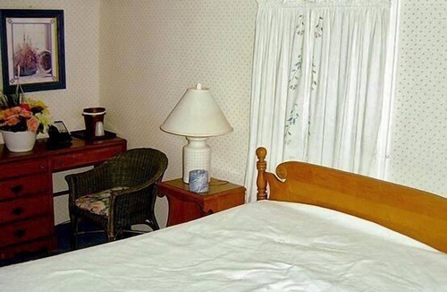 Bennington Hotel | West Road Motel