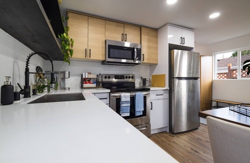 Arbor Heights House | West Seattle Bungalow - Full Kitchen & Yard