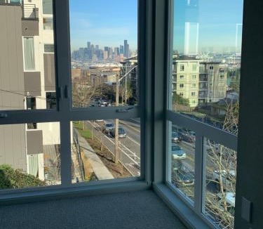 Fairmount Park Apartment | West Seattle near Alki