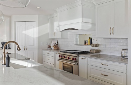 Gatewood House | West Seattle/Ocean & Mountain Views + Balcony