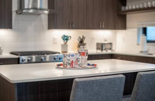 North Admiral House | West Seattle's Modern Townhome