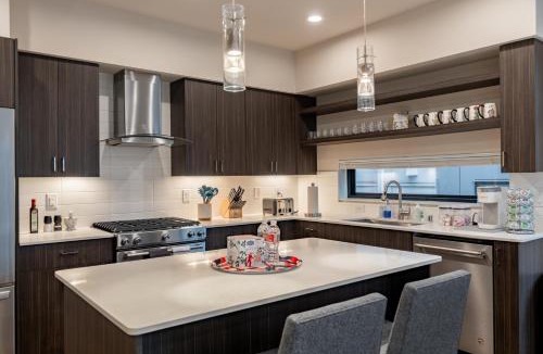 North Admiral House | West Seattle's Modern Townhome