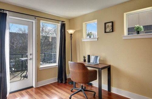 Genesee House | West Seattle townhouse in the heart of Alaska Junction