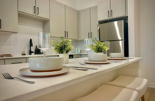 Sherman Apartment | West Sherman WorkerFriendly, Quiet, W/D, Pool+Gym