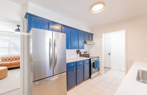 Stillwater House | West Street Retreat - Minutes from Downtown