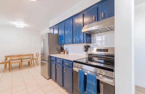 Stillwater House | West Street Retreat - Minutes from Downtown