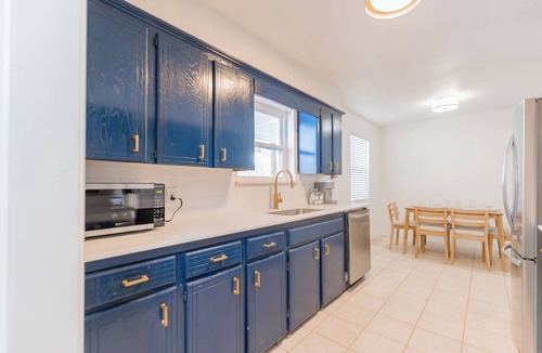 Stillwater House | West Street Retreat - Minutes from Downtown