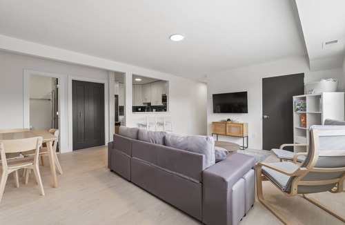 Taylor Run Condo | West Taylor Run Hotel