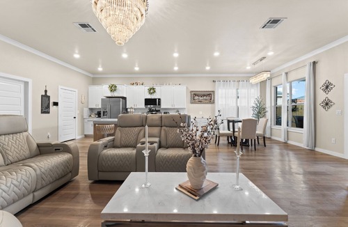 Midland House | WEST TEXAS STAY WITH HOT TUB & PATIO