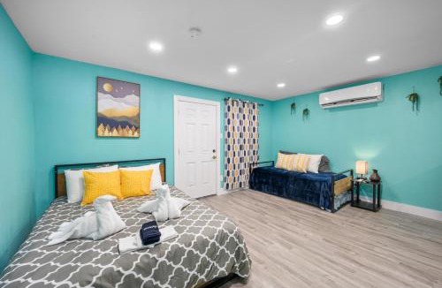 South Central Houston Apartment | West U Studio, Near Med Center, Stadiums & Zoo