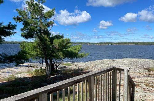 The Archipelago Cabin | West View Landing