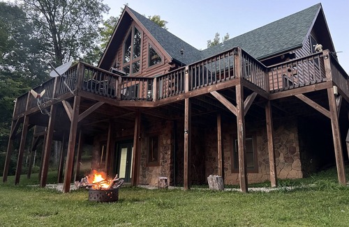 Mace Cabin | West Virginia Luxury Cabin, near Snowshoe, in Beautiful Sunset Mountain Village