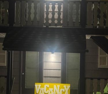 Fleischmanns Hotel | West Wind Motel