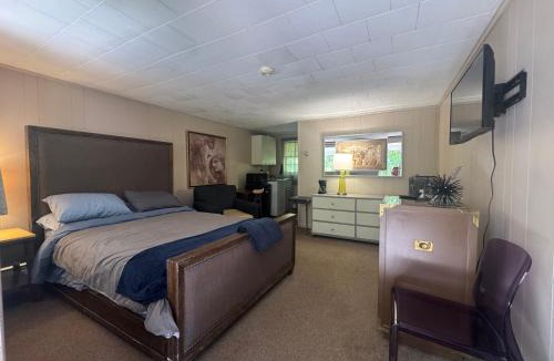 Fleischmanns Hotel | West Wind Motel