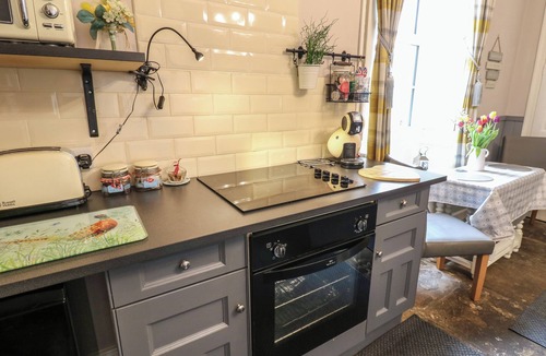 Hexham Cottage | West Wing Cottage