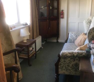 Barrow upon Humber Bed & Breakfast | West Wold Farm House B&B