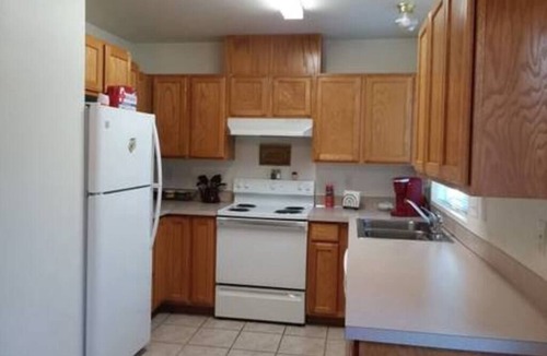 Yakima House | West Yakima - Clean - Safe - Overnight With Us #1