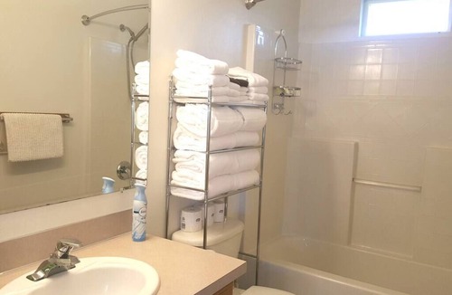 Yakima House | West Yakima - Clean - Safe - Overnight With Us #1