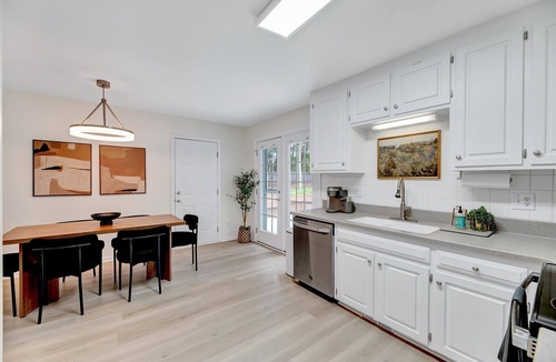 Northwest Raleigh House | WestBorough Hideaway Fenced Yard, 3B, Central