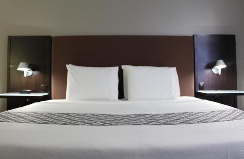 Carrollton Hotel | Westbridge Inn & Suites