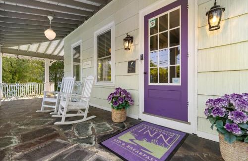 Westbrook Center Bed & Breakfast | Westbrook Inn Bed and Breakfast