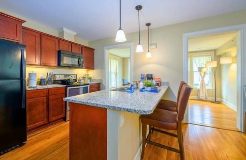 Eastside Condo | Westcott Mansion: 3BR Apt Near SU & JMA Dome