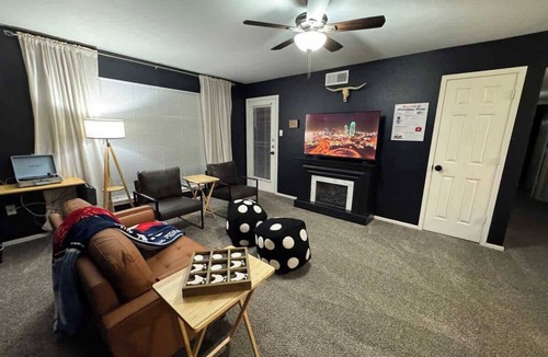 Midlothian Apartment | Western Apt | 2bd 2bth | 2 min Bella Woods Events