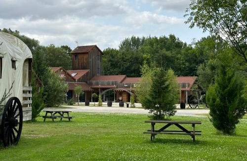 Barberey-aux-Moines Resort | Western City