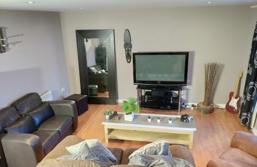 Newhaven Apartment | Western Harbour View Apartment