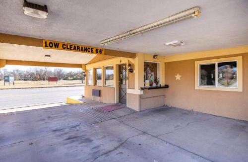 Cleburne Hotel | Western Inn by Capital O Cleburne TX
