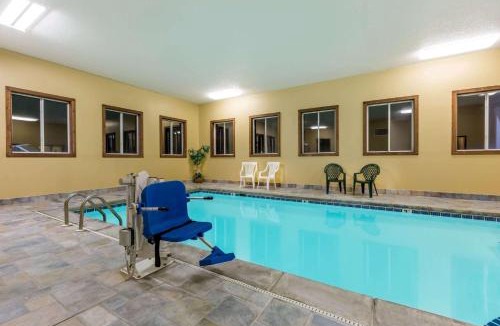 Grinnell Hotel | Western Inn & Suite Grinnell IA