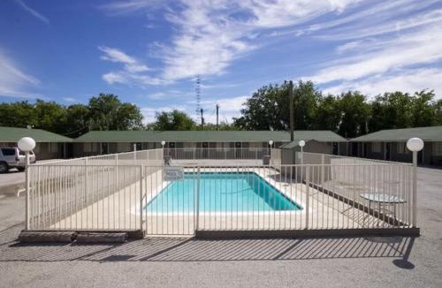 Hamilton Hotel | Western Inn
