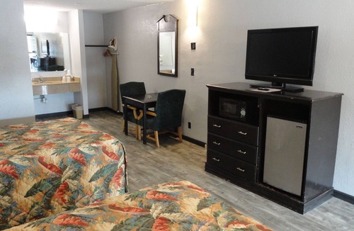 South Pensacola Hotel | Western Inn
