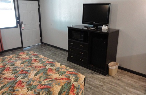 South Pensacola Hotel | Western Inn