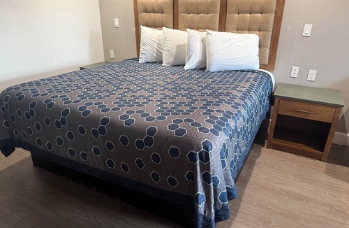 West Columbia Hotel | WESTERN INN