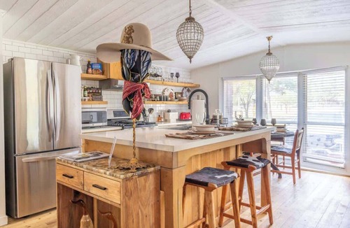 Ledbetter House | Western Lifestyle Meets Round Top | Royale #1