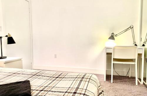 Hollywood House | Western Marathon