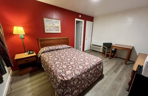 Elmwood Area Hotel | Western Motel
