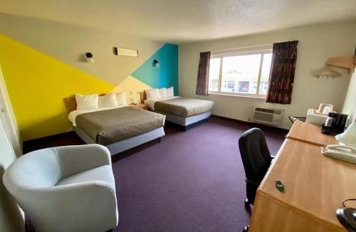 Shamrock Hotel | Western Motel